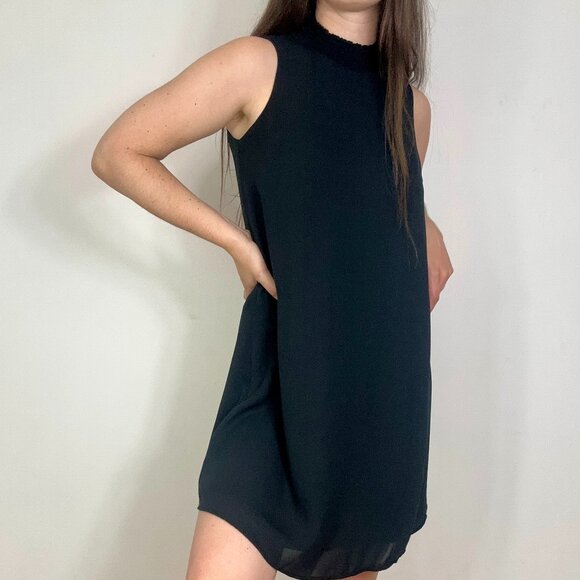 *Pink Rose Black Turtleneck Sleeveless Shift Dress - Picture 2 of 7